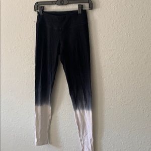 Hard tail. Yoga pants. Cotton.